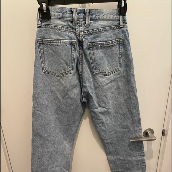 Brandy Melville “Jane Light Wash Jeans” - OSFA - Picture 4 of 4